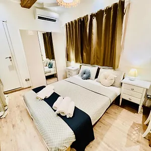 Pantheon Luxury Historic Center Apartament